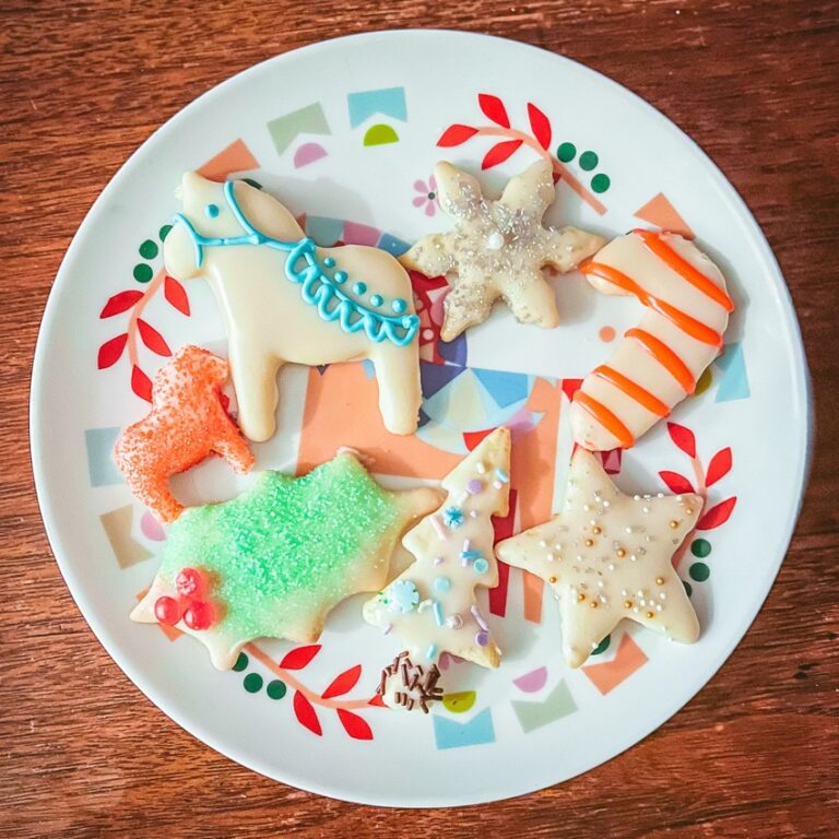 Swedish Buttermilk Cookies decorated on holiday plate
